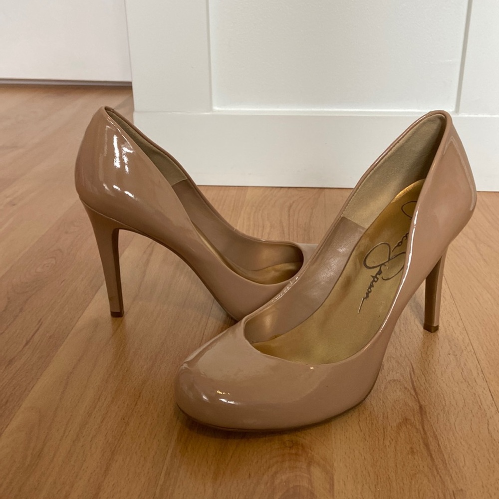 Sz 8 Glossy Jessica Simpson Nude Pumps